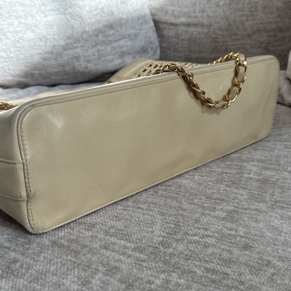 CHANEL Chain Tote Bag Straw Leather Beige Gold - Picture 6 of 16